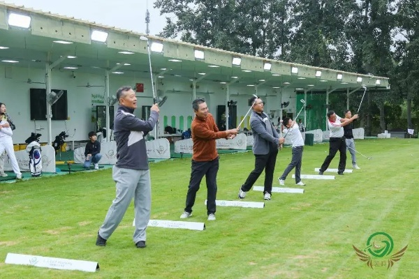 北京最早的高尔夫学院 北京最早的高尔夫学院叫什么